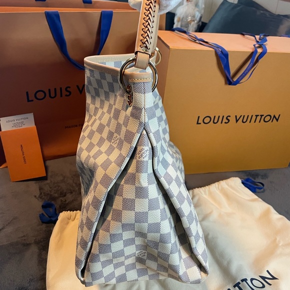 LOUIS VUITTON
DAMIER AZUR ARTSY MM - Brand New Never Used - Picture 5 of 16